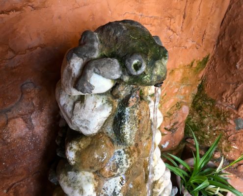 particolare del rubinetto della fontana della Piastraccia a Casoli di Camaiore