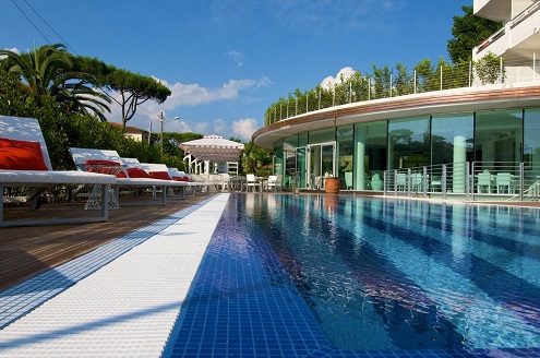 mondial resort spa esterno piscina marina di pietrasanta
