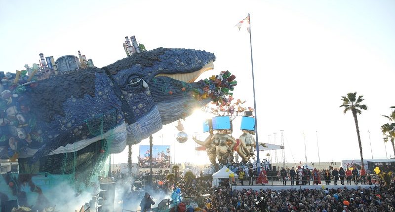 carnevale viareggio balena